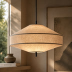 Arkitektonisk Pendel Lampe i Hør - Skulpturelt Pagodedesign med Blødt Ambient Lys 0
