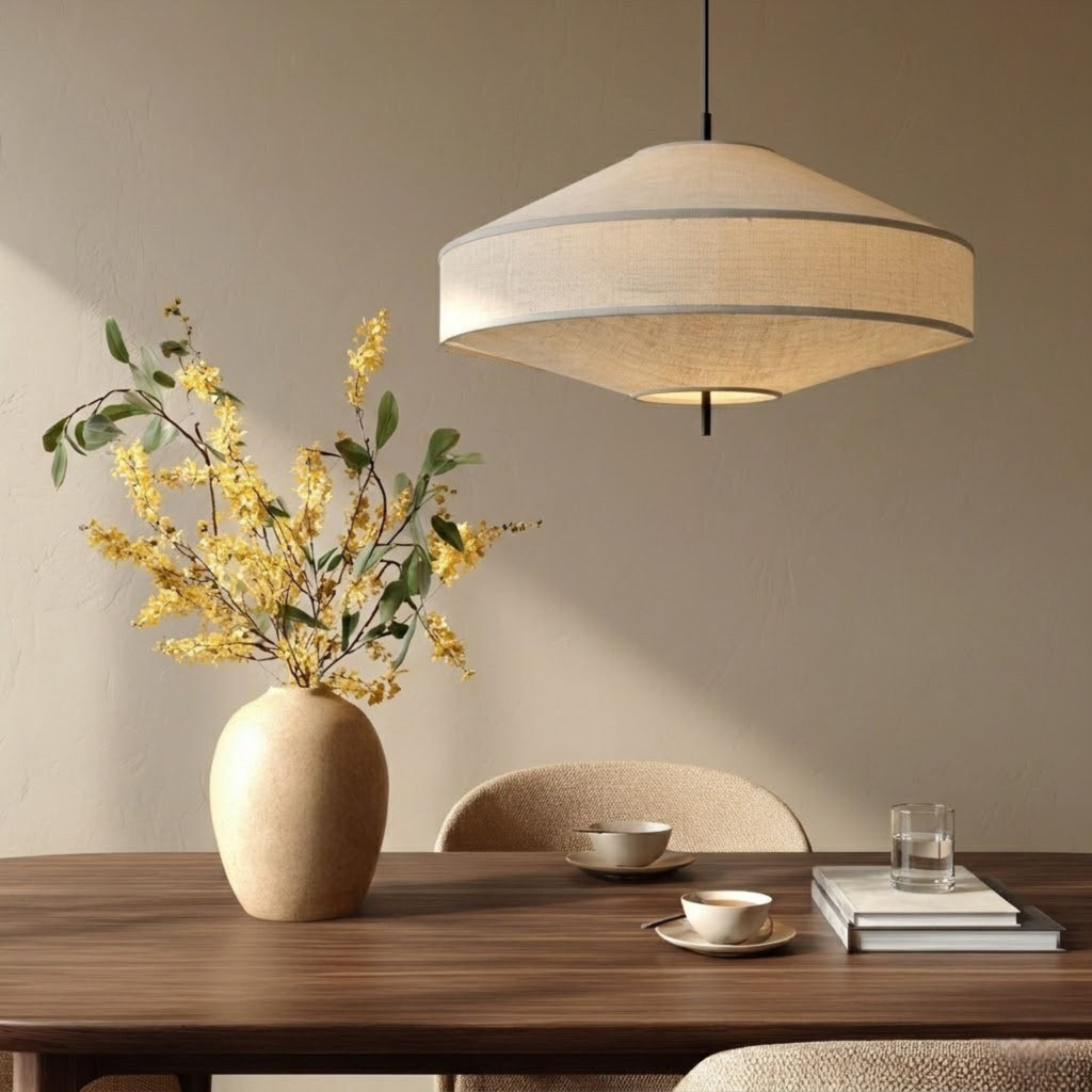 Arkitektonisk Pendel Lampe i Hør - Skulpturelt Pagodedesign med Blødt Ambient Lys 9
