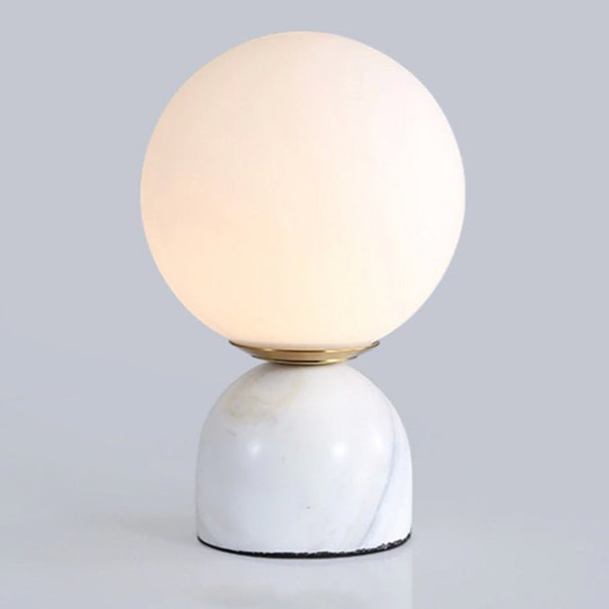 Bordlampe i Marmor – Tidløst Design med Stabil Base og Blødt Lys 0