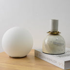 Bordlampe i Marmor – Tidløst Design med Stabil Base og Blødt Lys 5
