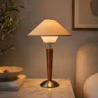 Bordlampe i Træ – Klassisk Design med Varmt Lys og Metalfod 11