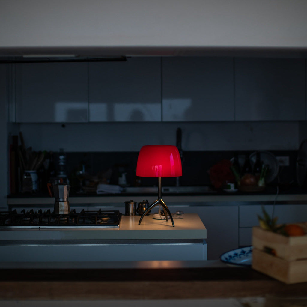 Bordlampe med Kuppelformet Skærm - Elegant Trebenet Stel 6