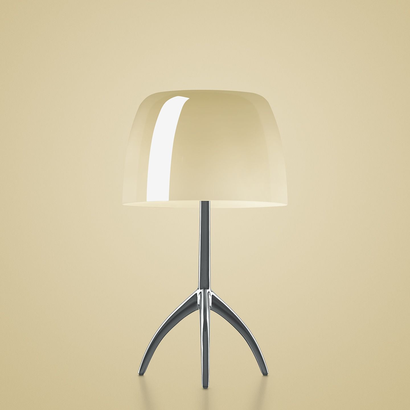 Bordlampe med Kuppelformet Skærm - Elegant Trebenet Stel 7