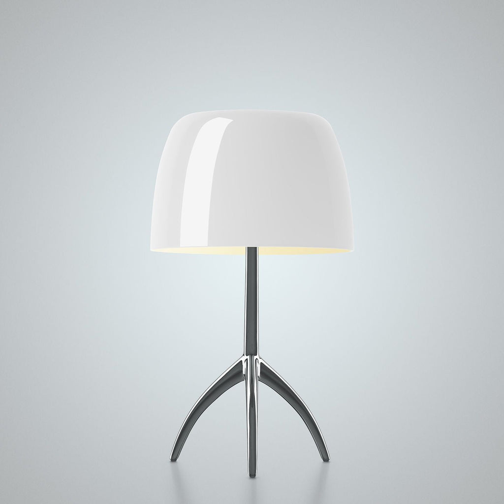Bordlampe med Kuppelformet Skærm - Elegant Trebenet Stel 8