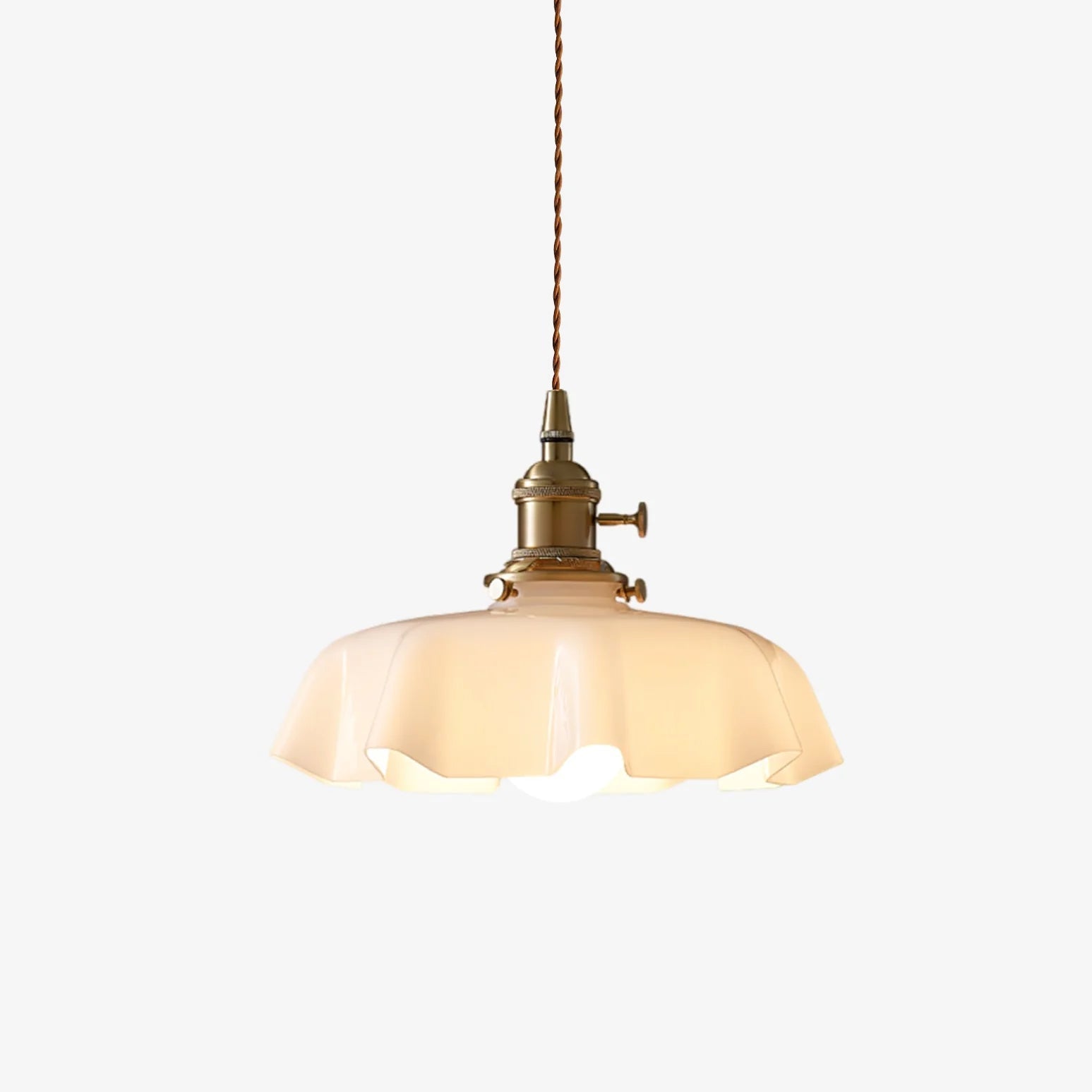 Fransk Loftlampe i Metal – Dekorativ Blomsterdesign til Elegant Belysning 1