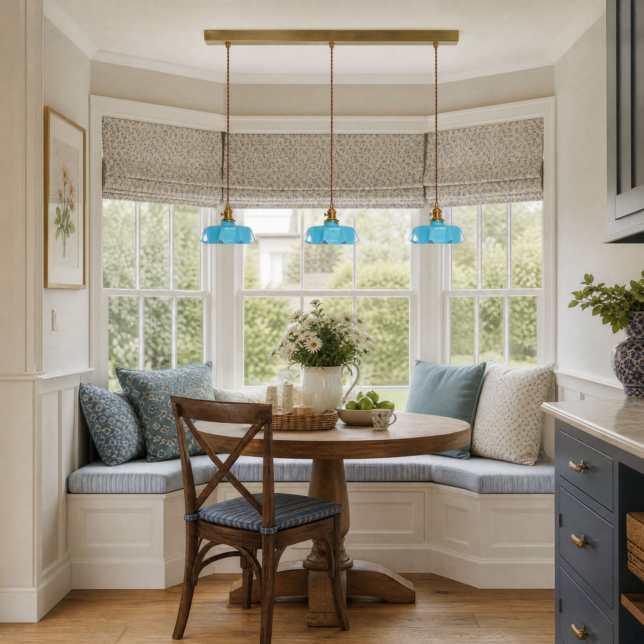 Fransk Loftlampe i Metal – Dekorativ Blomsterdesign til Elegant Belysning 7