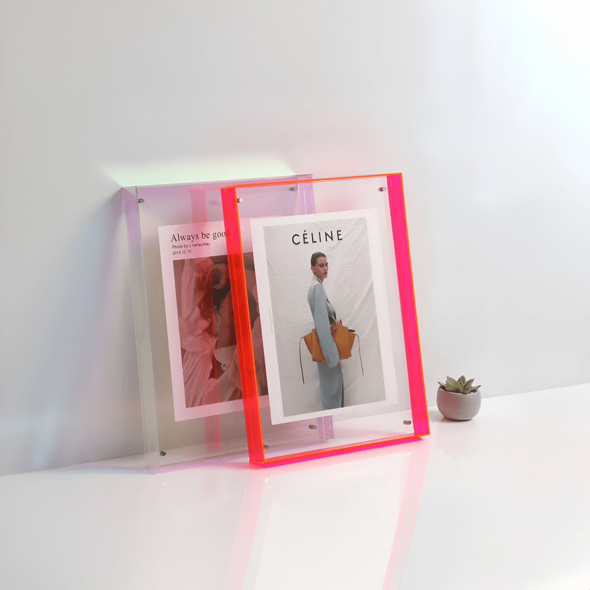 Gennemsigtig Fotoramme – Moderne Minimalistisk Design til Flexibel Brug 1