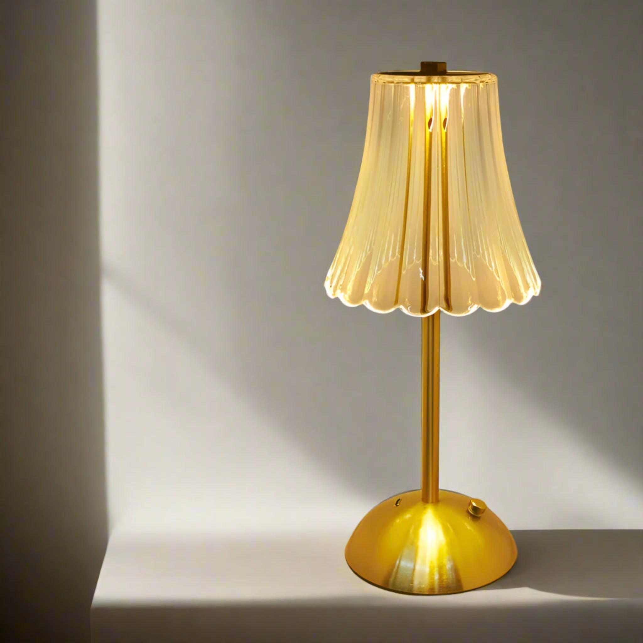 Genopladelig Bordlampe Uden Ledning – Elegant Krystalskærm med Touch-Dæmpning 5