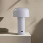 Genopladelig Bordlampe Uden Ledning – Trefarvet Lys og Touch-Dæmpning 1
