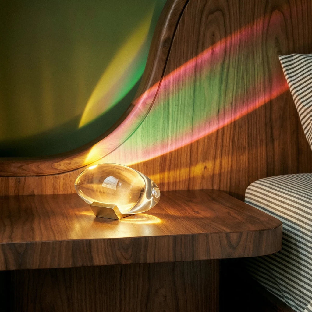 Glas Bordlampe – Dekorative Lysrefleksioner i Tre Stilarter 10