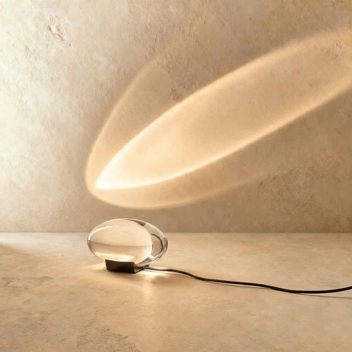 Glas Bordlampe – Dekorative Lysrefleksioner i Tre Stilarter 5