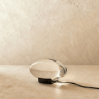 Glas Bordlampe – Dekorative Lysrefleksioner i Tre Stilarter 7