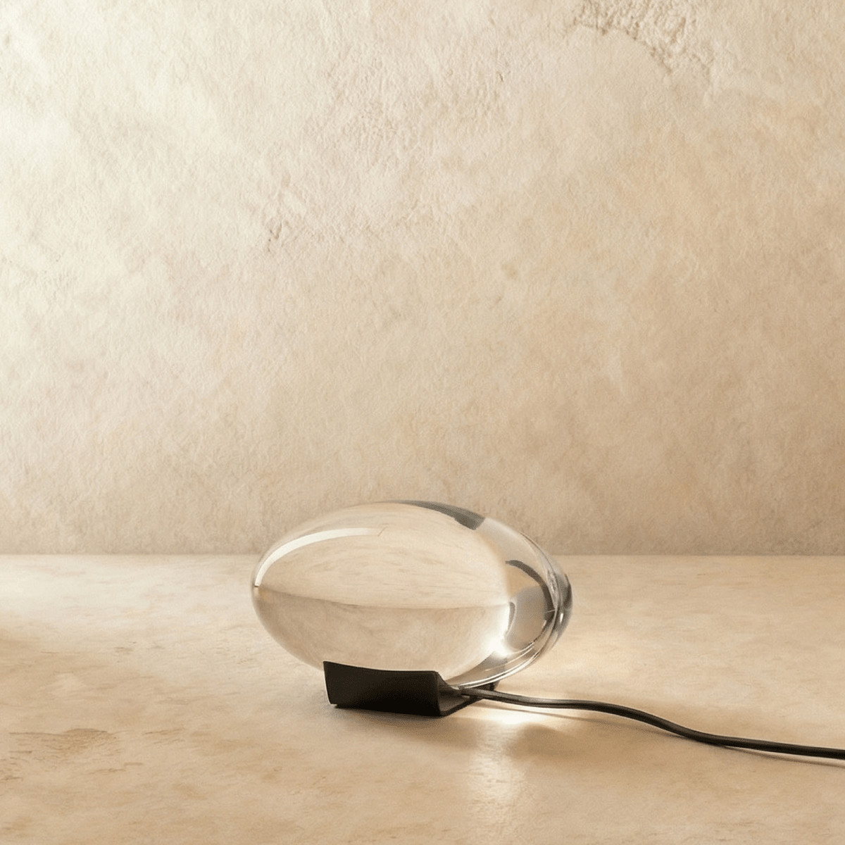 Glas Bordlampe – Dekorative Lysrefleksioner i Tre Stilarter 7