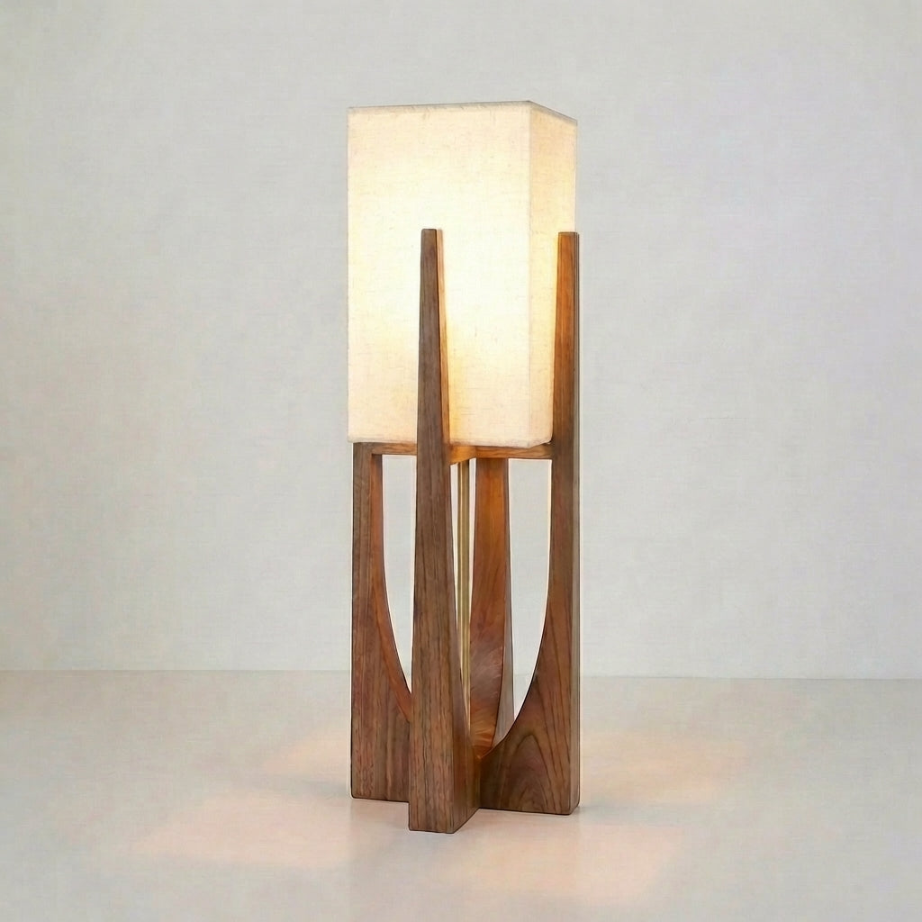 Gulvlampe i Wabi-Sabi Stil - Stofskærm og Træfod med Varmt Lys 10
