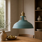 Industriel Pendel Lampe i Jern – Justerbar Højde med Farverige Metalskærme 10
