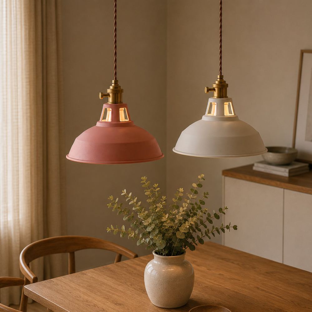 Industriel Pendel Lampe i Jern – Justerbar Højde med Farverige Metalskærme 14