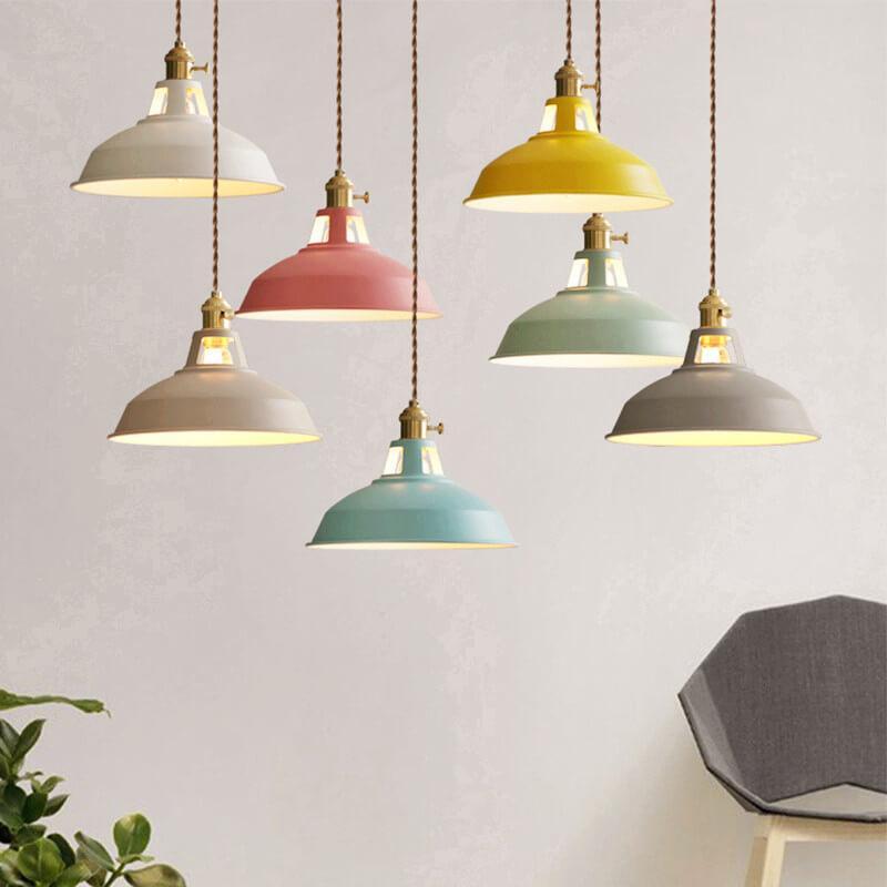 Industriel Pendel Lampe i Jern – Justerbar Højde med Farverige Metalskærme 7