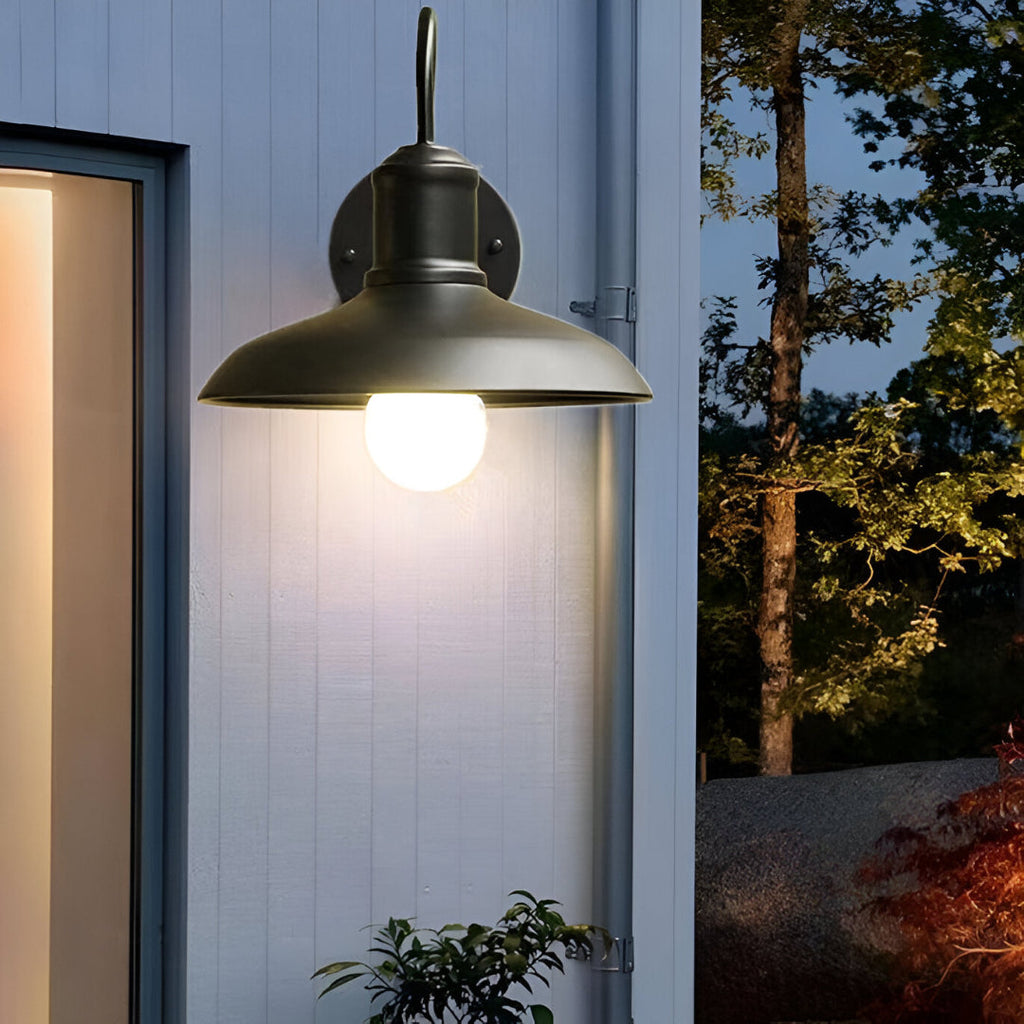Industriel Udendørs Væglampe i Jern – Skålformet Design med LED Lys 2