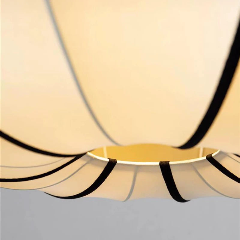 Japandi Pendel Lampe - Oval Stofskærm med Sort Ramme 1
