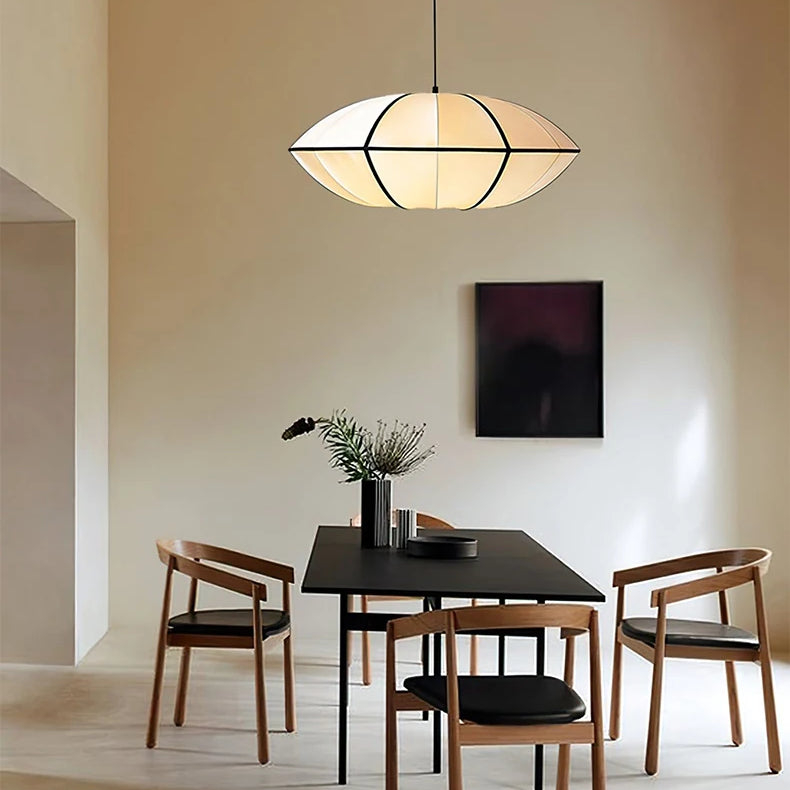 Japandi Pendel Lampe - Oval Stofskærm med Sort Ramme 3
