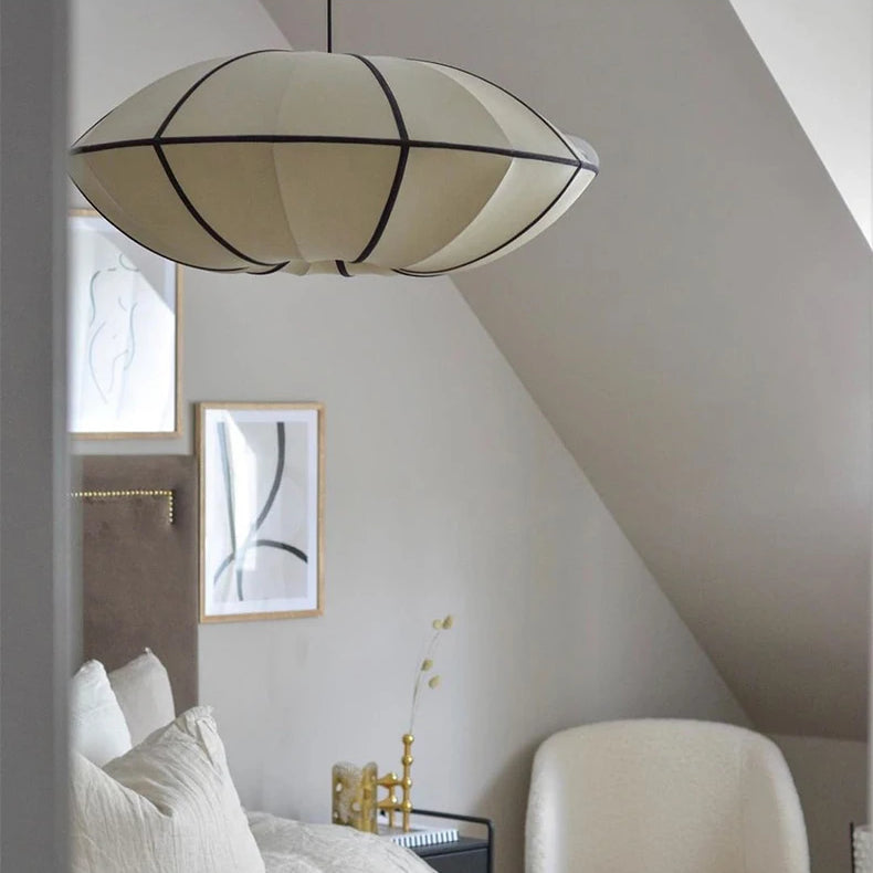 Japandi Pendel Lampe - Oval Stofskærm med Sort Ramme 4
