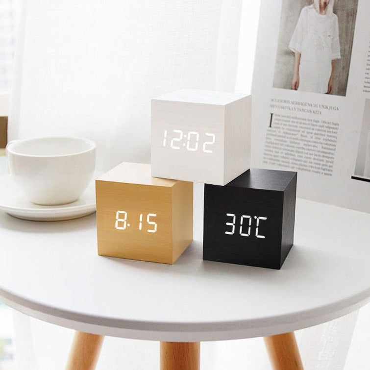 LED Vækkeur med Lys – Minimalistisk Design og Lydaktivering 2