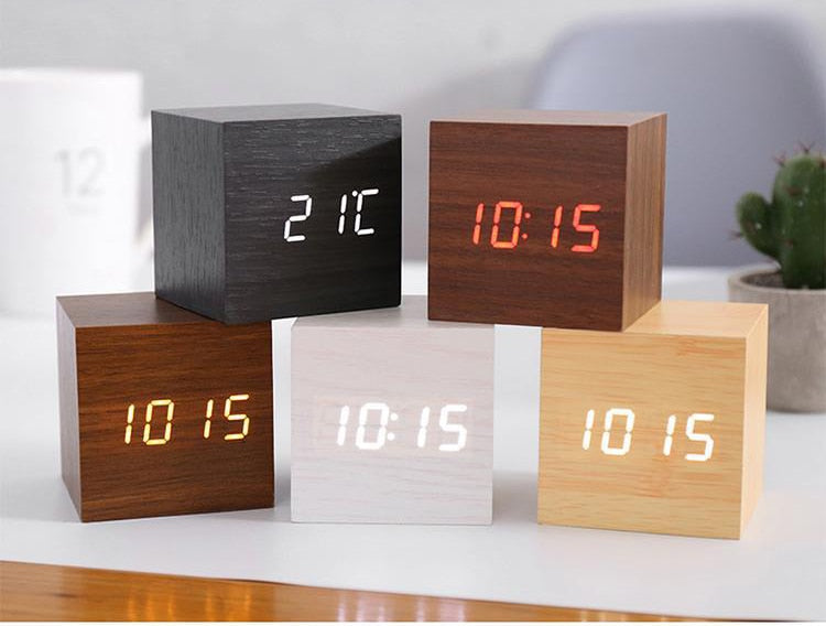 LED Vækkeur med Lys – Minimalistisk Design og Lydaktivering 3
