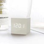 LED Vækkeur med Lys – Minimalistisk Design og Lydaktivering 4