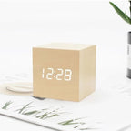 LED Vækkeur med Lys – Minimalistisk Design og Lydaktivering 5
