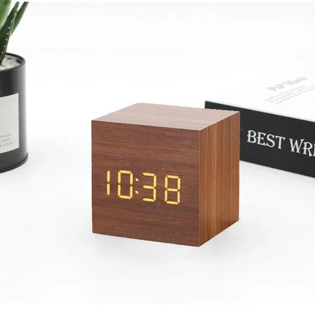 LED Vækkeur med Lys – Minimalistisk Design og Lydaktivering 6