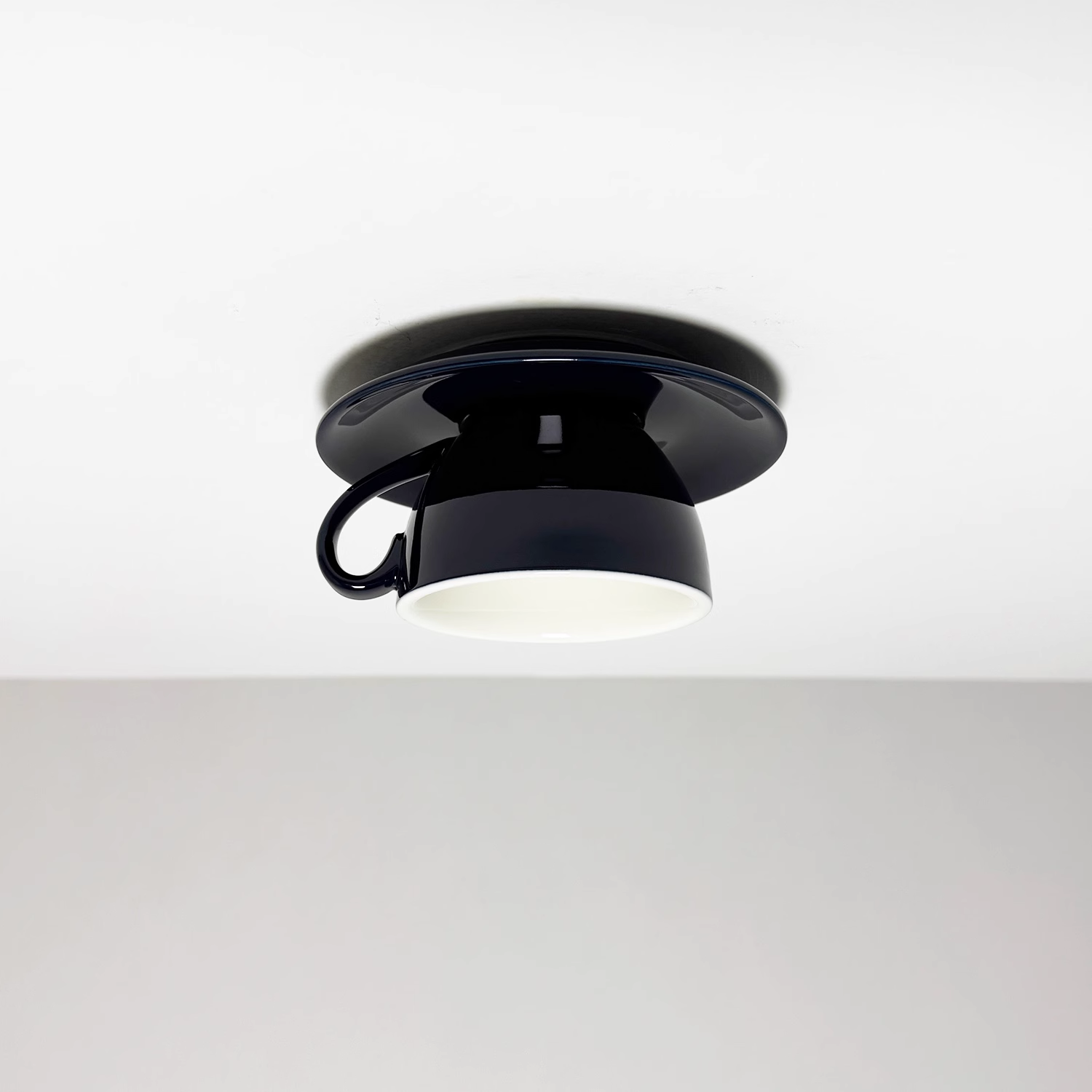 Loftslampe i Keramik – Unikt og Charmerende Kaffekopdesign 12