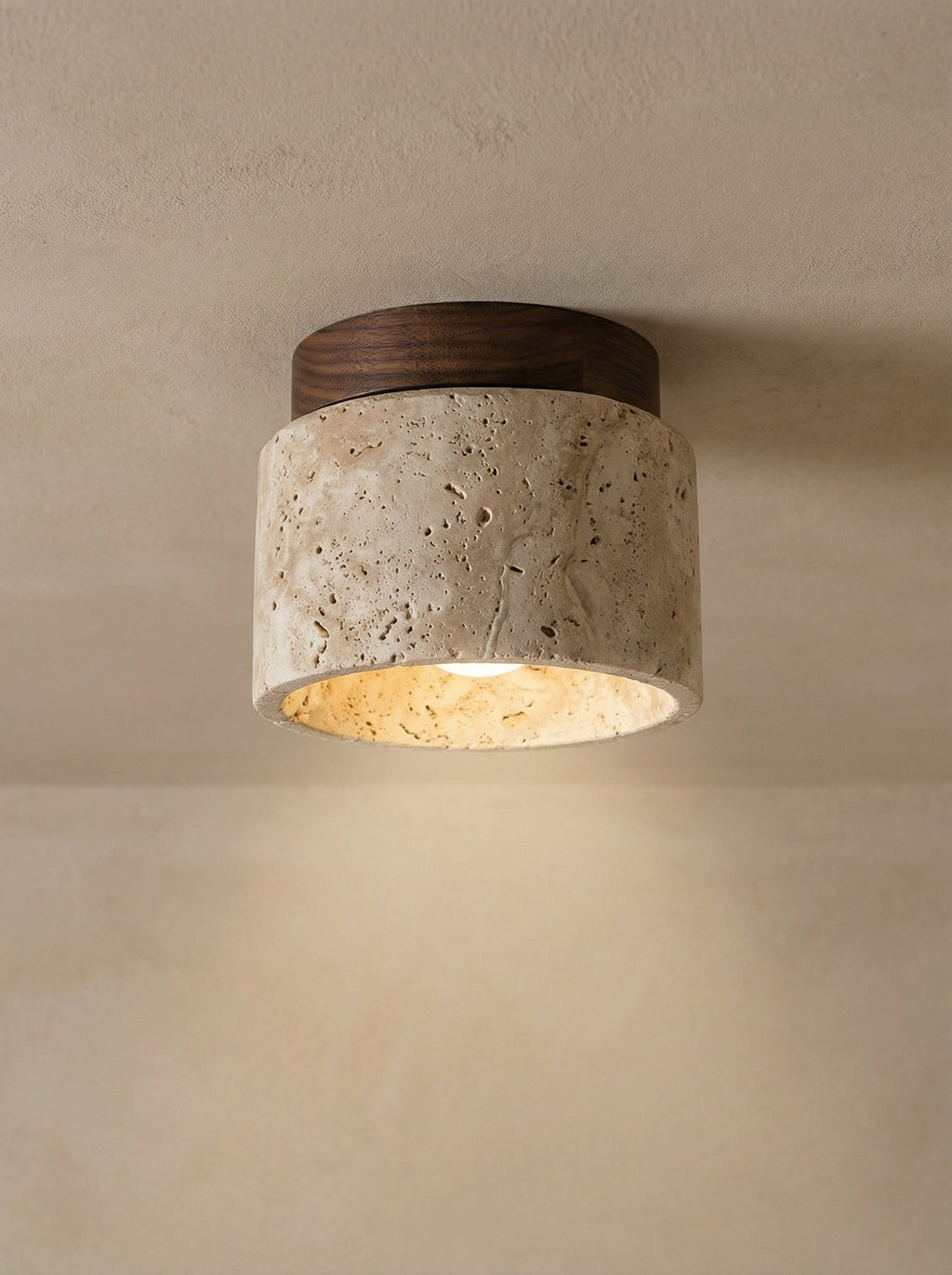 Loftslampe i Travertin - Naturlig Sten med Valnøddetalje 0
