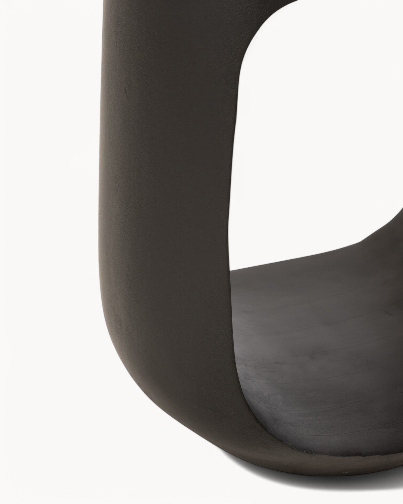 Mango Sidebord | Massivt Mangotræ, Elegant Sort Finish, Kompakt Design 3