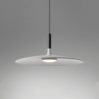 Minimalistisk Hængelampe til Spisebord - Bred Metalskærm med Svævende Design 13