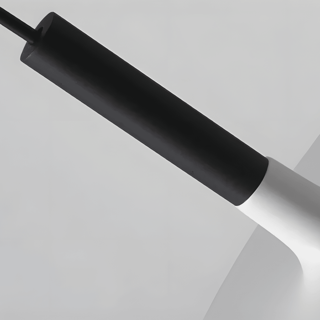 Minimalistisk Hængelampe til Spisebord - Bred Metalskærm med Svævende Design 7
