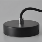 Minimalistisk Hængelampe til Spisebord - Bred Metalskærm med Svævende Design 9
