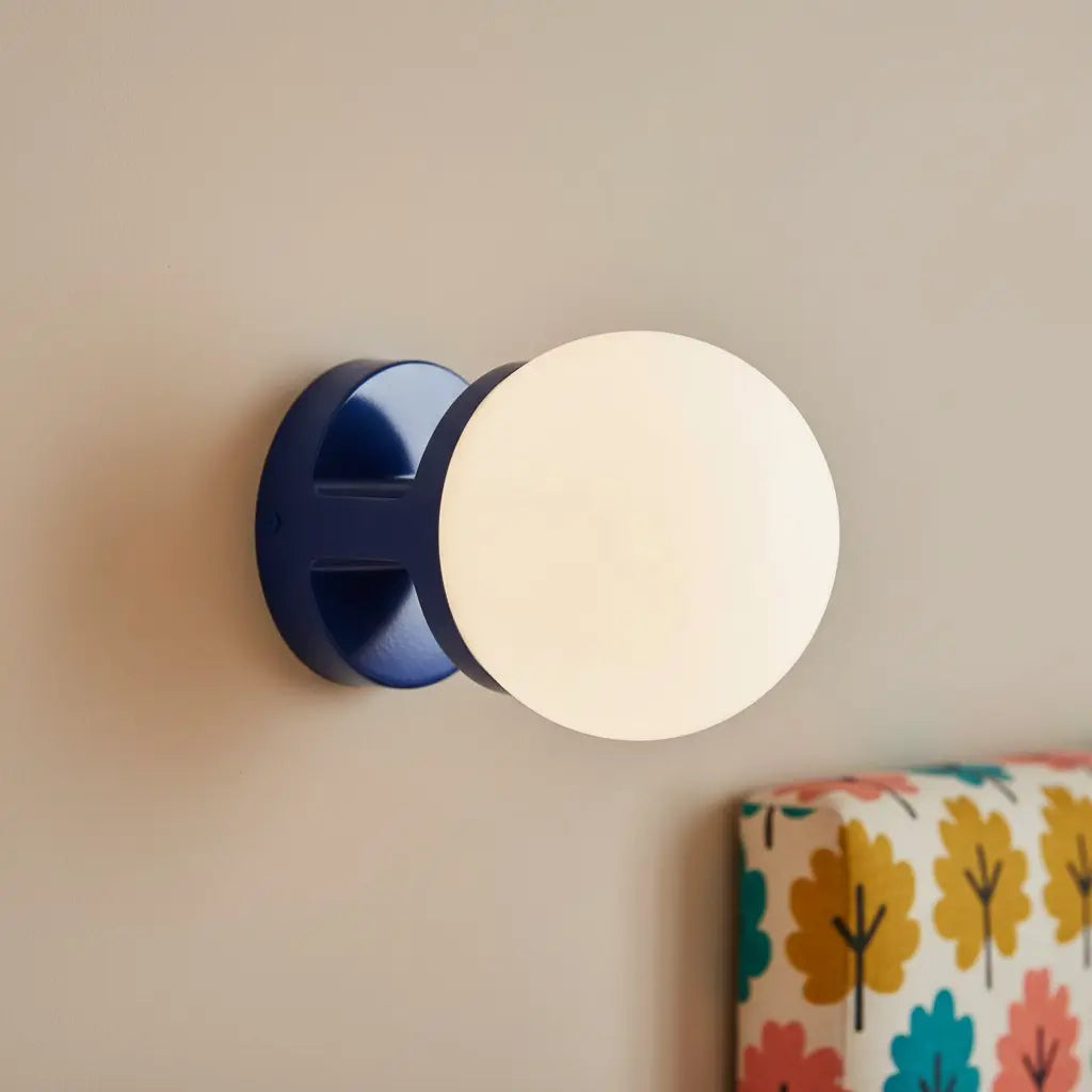 Minimalistisk Keramisk Væglampe – Farverigt Design til Stilfuld Belysning 1