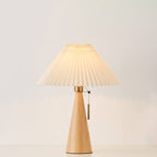 Minimalistisk Træ Bordlampe – Plisseret Stof med Varmt Lys 0