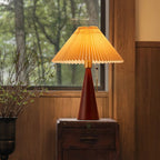 Minimalistisk Træ Bordlampe – Plisseret Stof med Varmt Lys 6