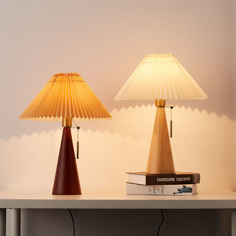 Minimalistisk Træ Bordlampe – Plisseret Stof med Varmt Lys 8