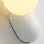 Minimalistisk Væglampe i Glas - Opalglaskugle med Organisk Design 5
