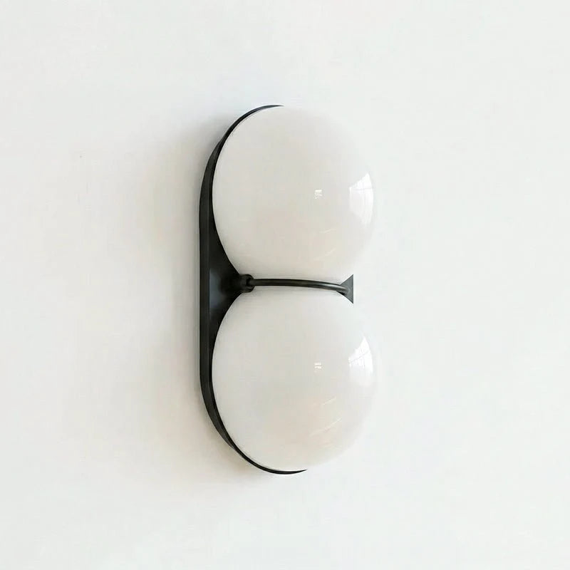 Moderne Glasvæglampe med To Kugleformede Skærme – Elegant Belysning 16