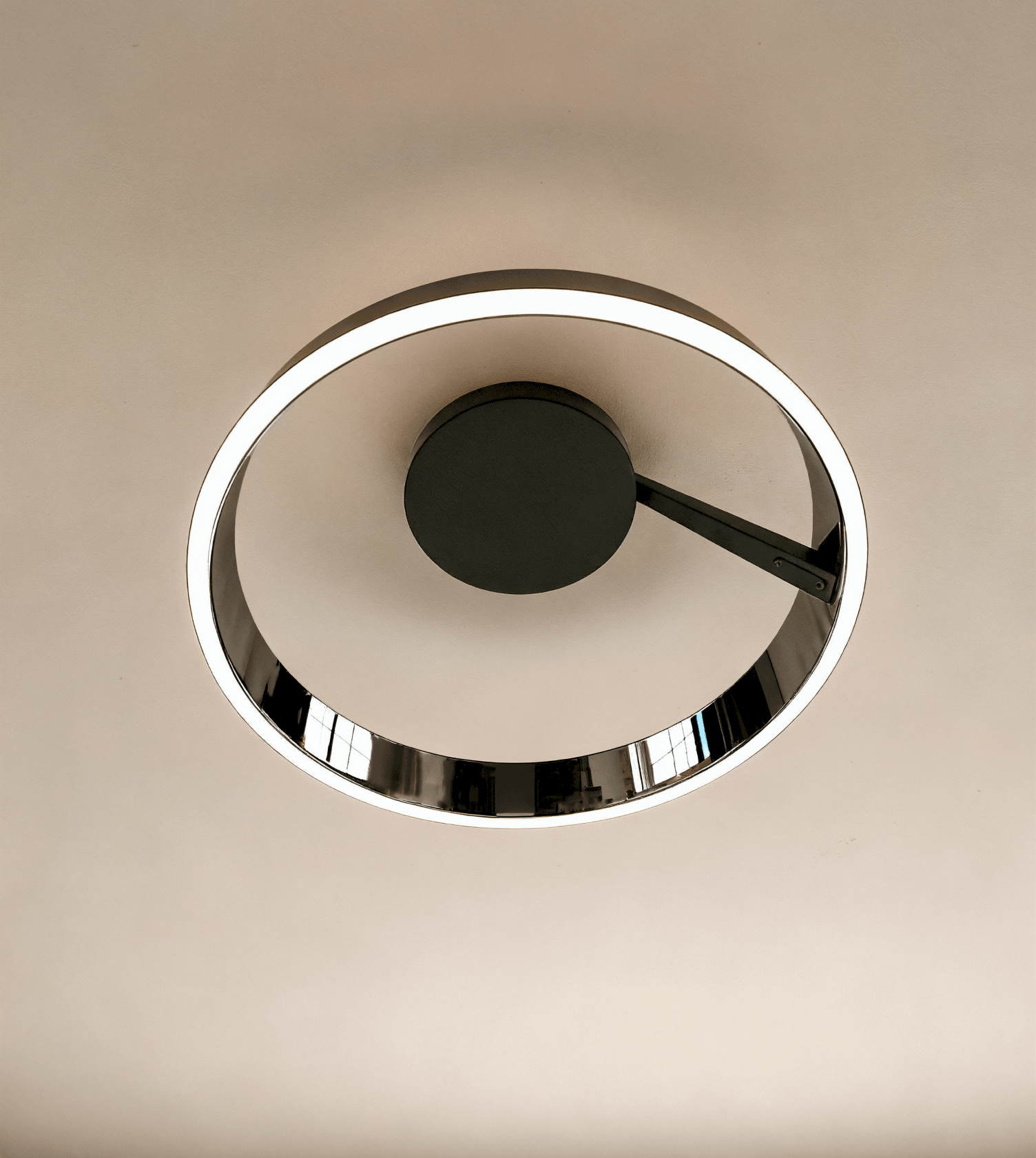 Moderne Loftlampe i Aluminium - Svævende Ringdesign med Justerbar Lysstyrke 4