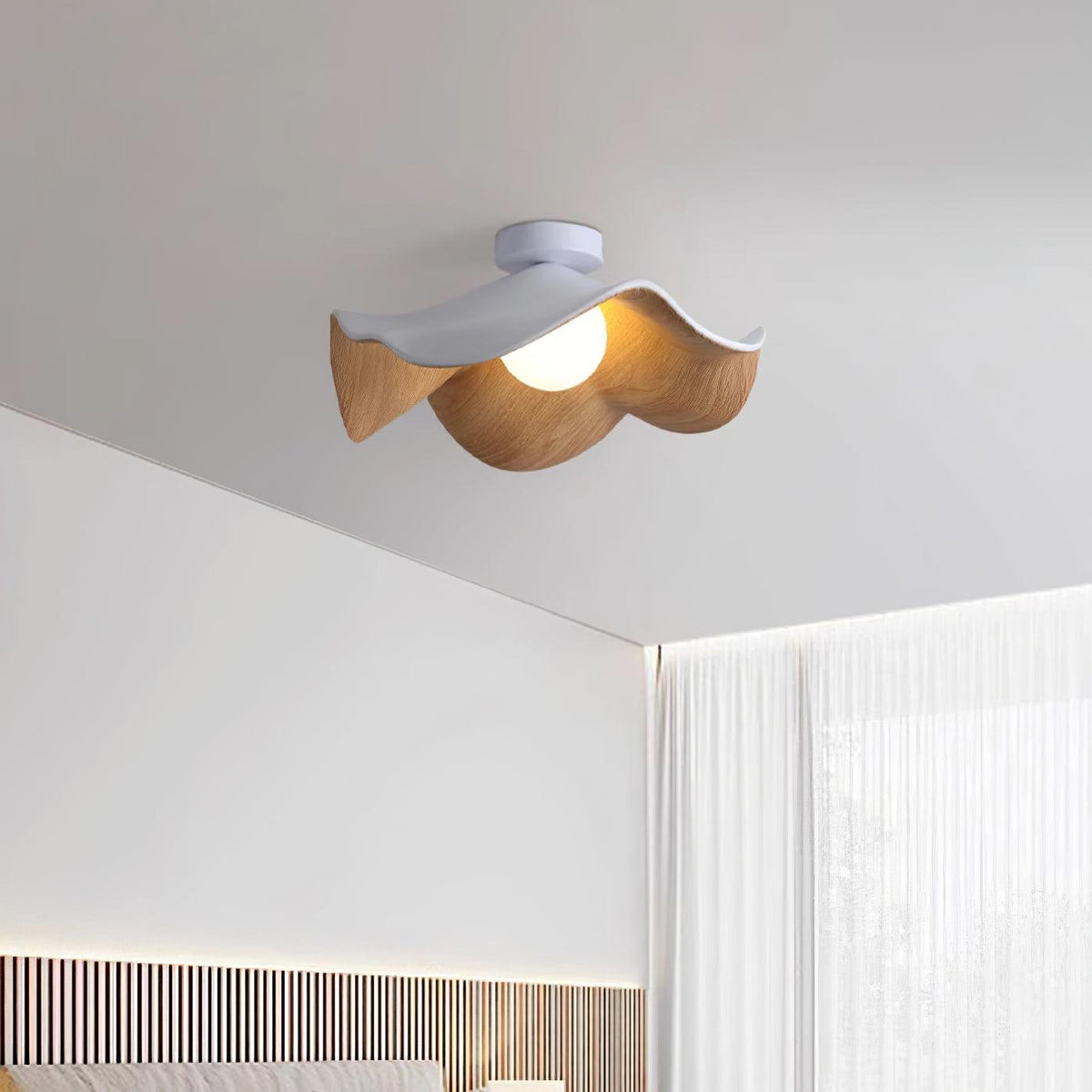 Moderne Loftslampe – Varm Belysning til Stue og Funktionel Atmosfære 5