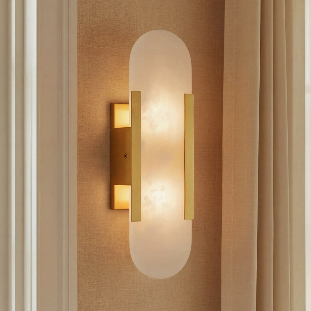 Moderne Væglampe i Alabast og Messing – Geometrisk Design med Blødt Lys 2