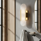 Moderne Væglampe i Alabast og Messing – Geometrisk Design med Blødt Lys 3