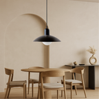 Nordic Loftlampe i Metal - Buet Skærm Justerbar Højde 1
