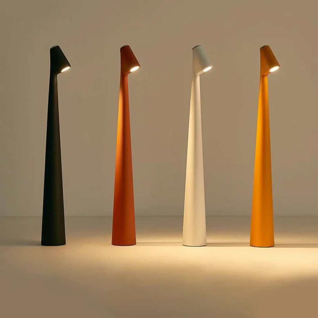 Nordisk Minimalistisk LED Bordlampe – Trådløs og Dæmpbar Design 1