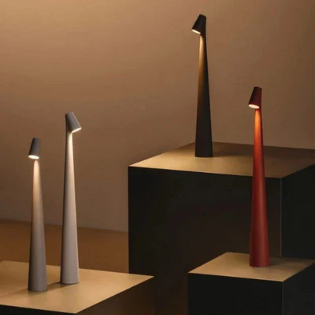 Nordisk Minimalistisk LED Bordlampe – Trådløs og Dæmpbar Design 7