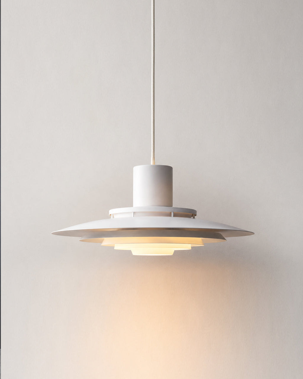 Nordisk Pendel Lampe - Lagdelt Design i Aluminium 8
